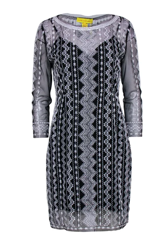 Maxi Women Dress with Floral Print for a Bohemian Vibe Maxi Women Dress with Floral Print for a Bohemian Vibe Catherine Malandrino - Black & White Embroidered Sheer Dress Sz 10