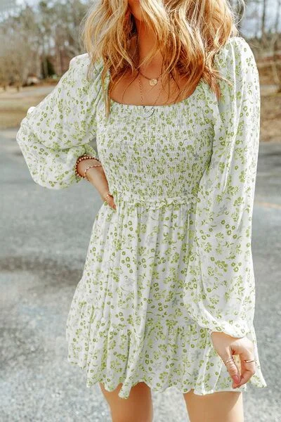 Mermaid - Style Women Dress with a Fitted Silhouette for Special Occasions Mermaid - Style Women Dress with a Fitted Silhouette for Special Occasions Smocked Floral Square Neck Balloon Sleeve Dress